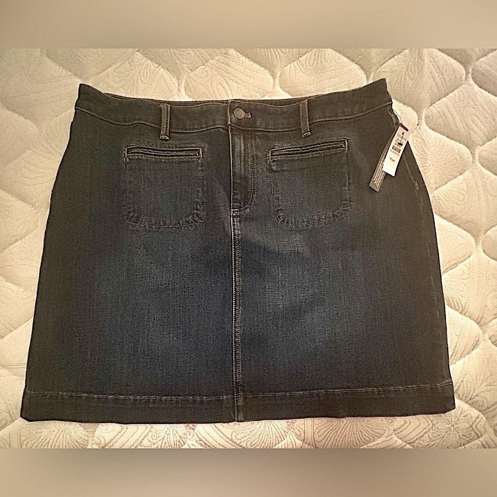 Talbots Classic Dark Denim Skirt, Women’s Plus Petite Mini NWT Perfect cond. 16W